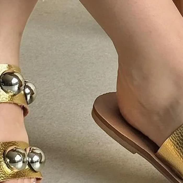 As bolas dourado, de perto