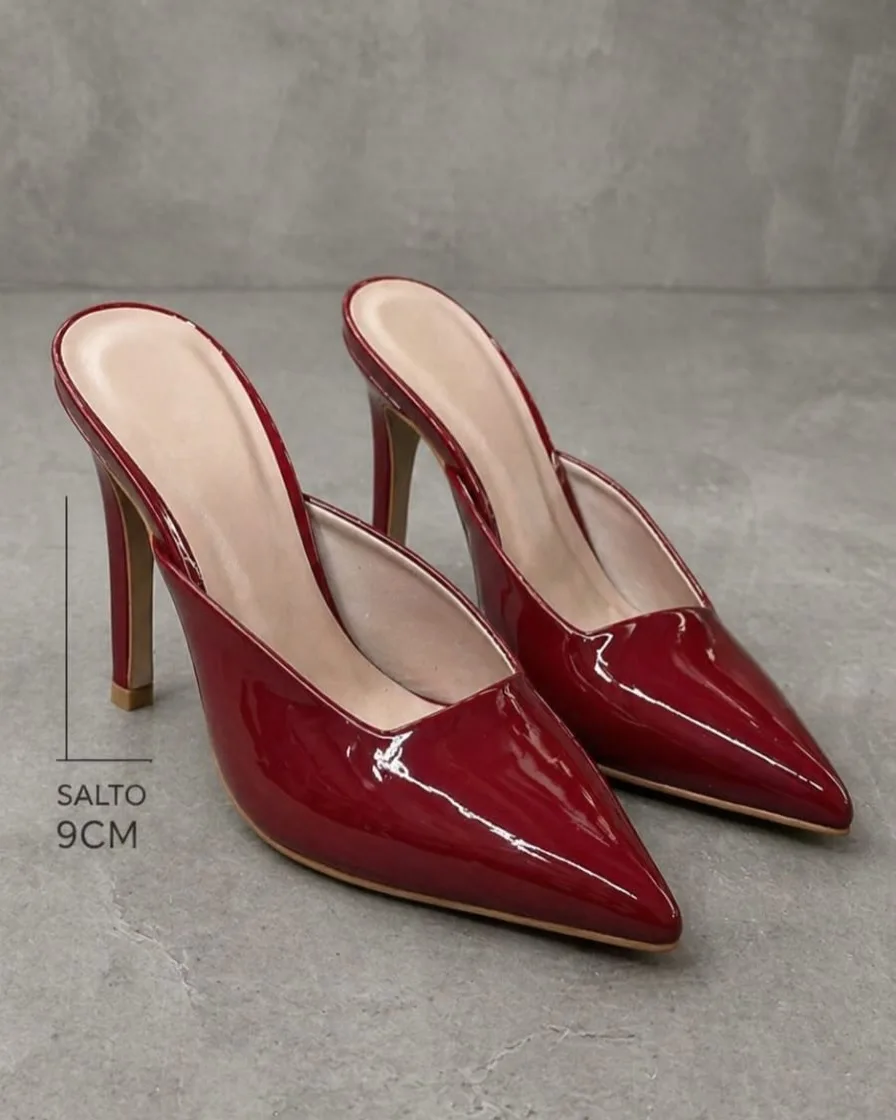 Mule bico fino vermelho verniz, ângulo 1 de 2